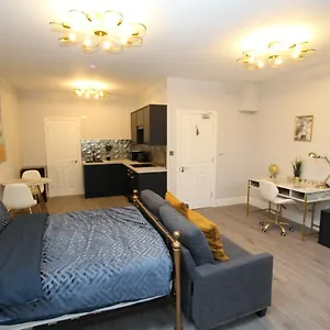  Apartment Luxury Flat In United Kingdom