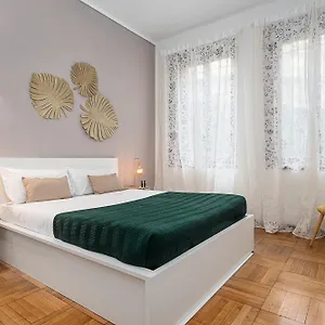 Classbnb - Two 400 Meters From The Duomo Apartment