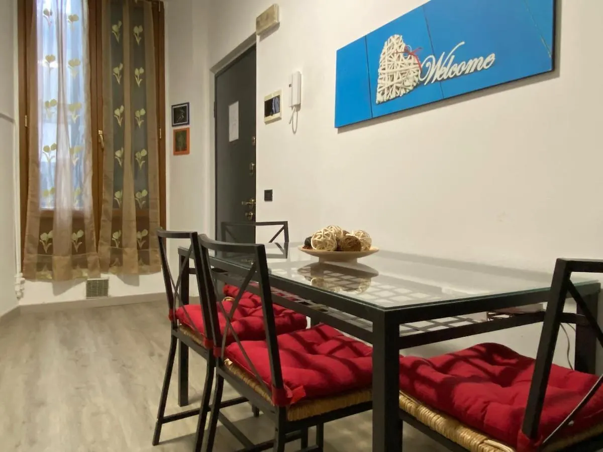 Trilocale In Piazza Duomo Apartment Milan 0*,
